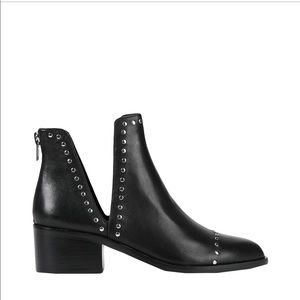 Steve Madden - Conspire Booties